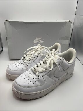 Nike Air Force 1 ’07 Triple White Men’s Size 8.5 Classic AF1 Sneakers